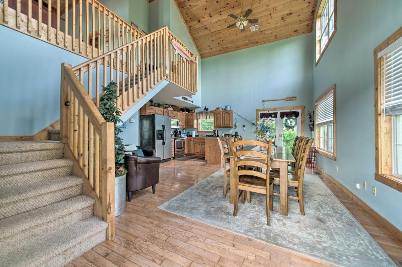 Sevierville Lake House With Deck And Foosball Table! المظهر الخارجي الصورة